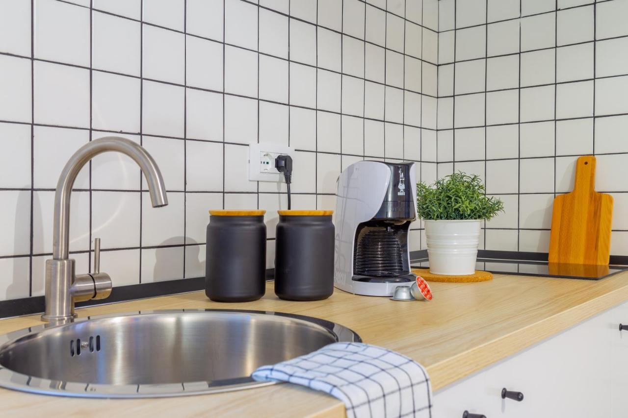 Stylish Loft In The City Center Trieste Bagian luar foto